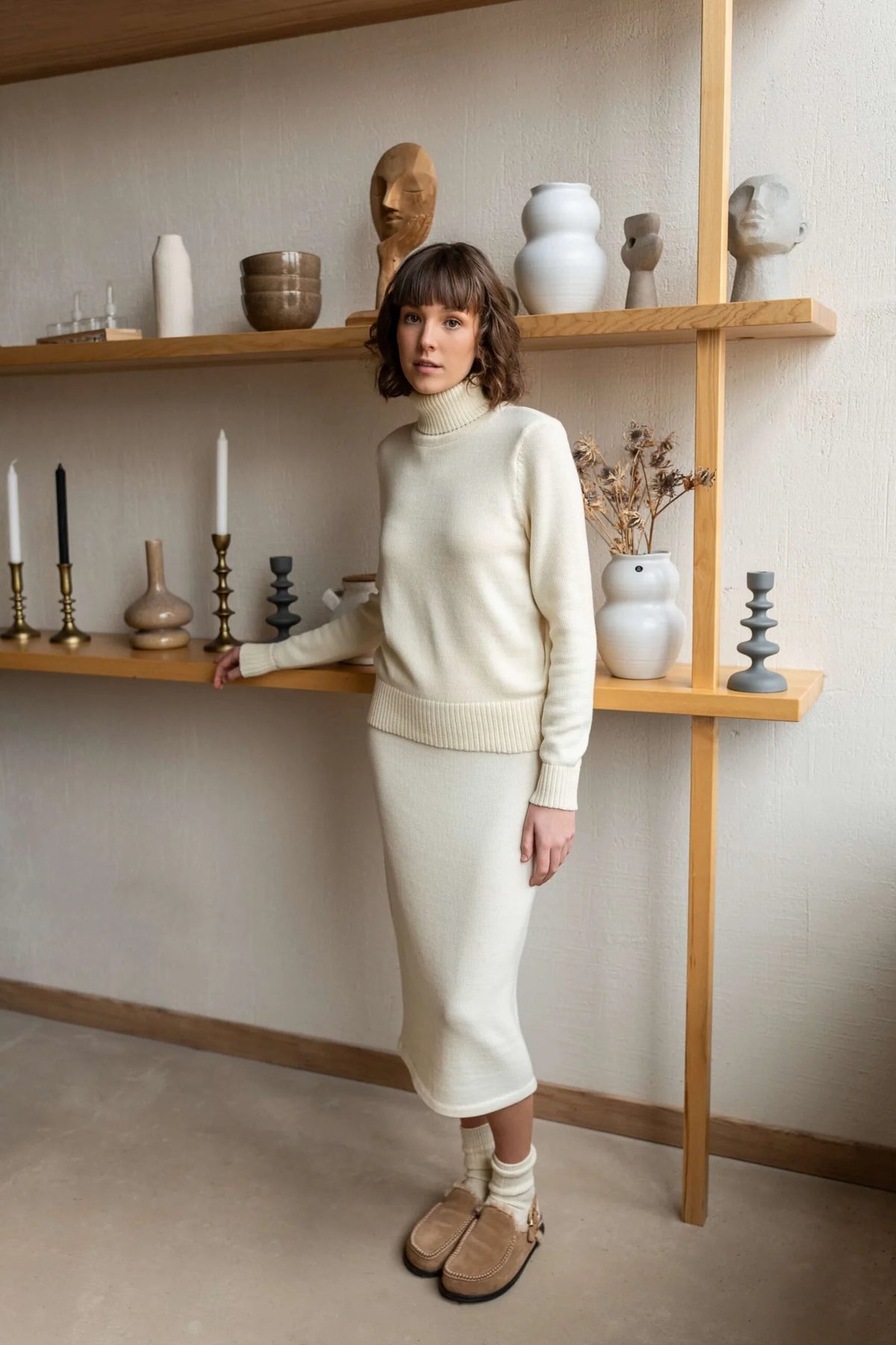Monala turtleneck sweater in extra fine merino wool, side view