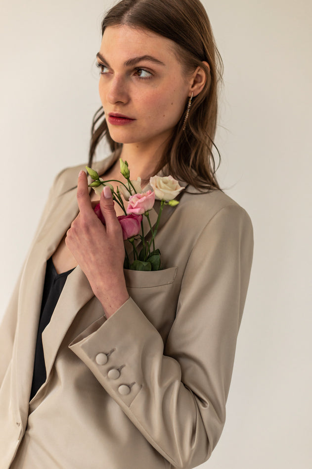 Enteliér Silk Blazer Champagne